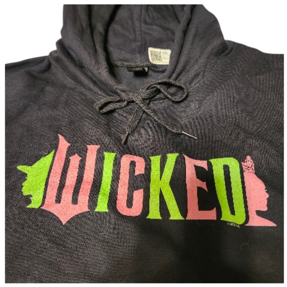 Gilden Heavy Blend Wicked Black Hoodie